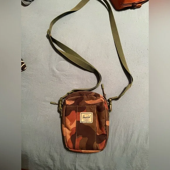 Mens Herschel supply bag - Picture 1 of 4